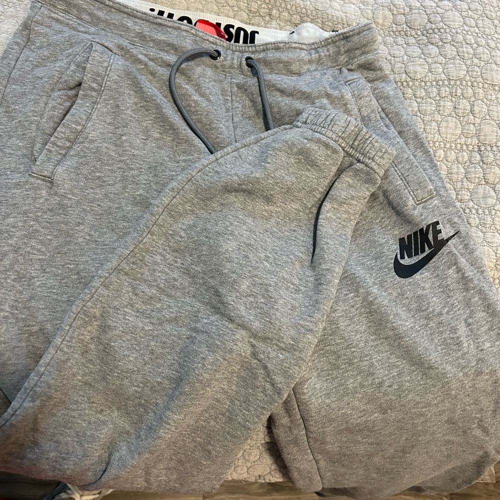 Grey nike sweatpants